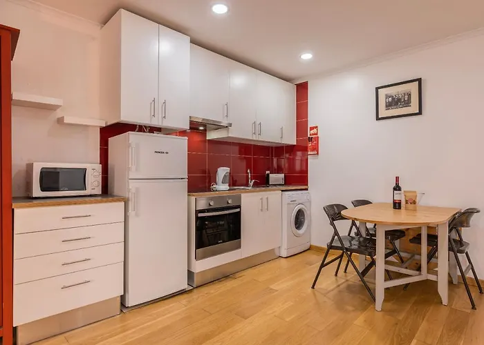 Cute In Center By Lovelystay