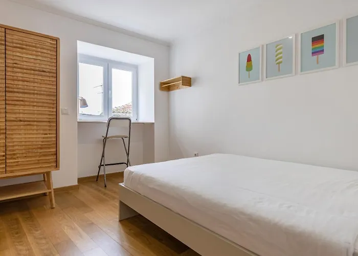 Cute In Center By Lovelystay