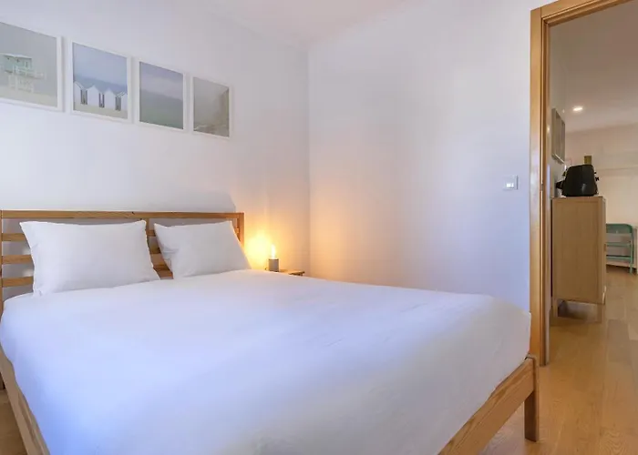 Cute In Center By Lovelystay *