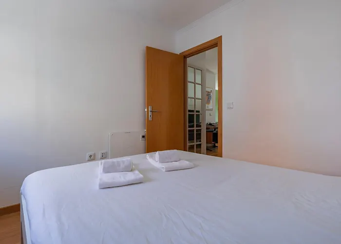 Cute In Center By Lovelystay *