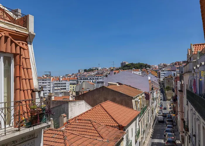 Cute In Center By Lovelystay *