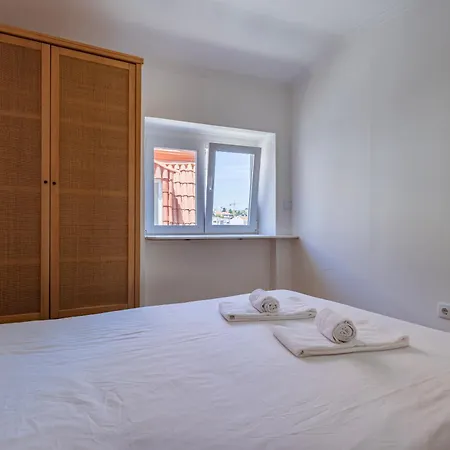 Cute In City Center By Lovelystay Apartment