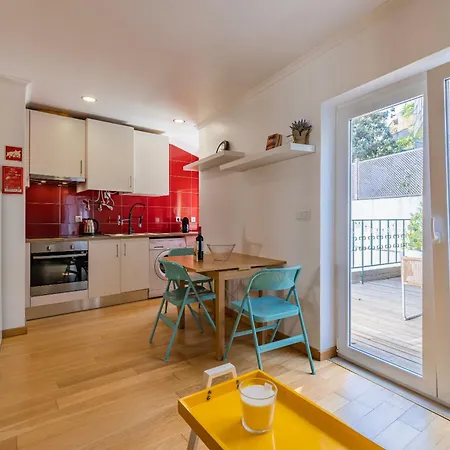 Cute In Center By Lovelystay Lissabon