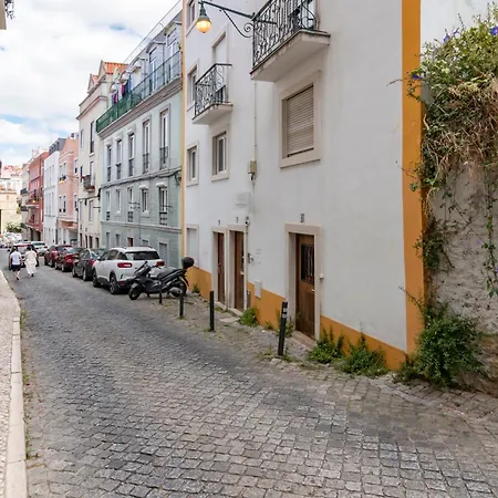 Cute In Center By Lovelystay *