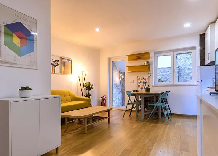 Cute In Center By Lovelystay Lissabon