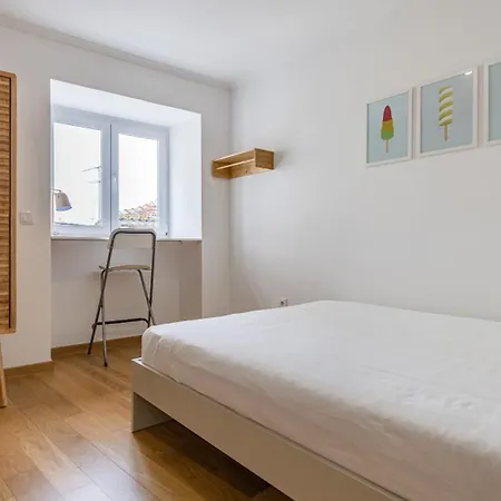 Cute In Center By Lovelystay