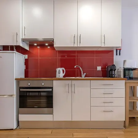 Cute In Center By Lovelystay Lisboa