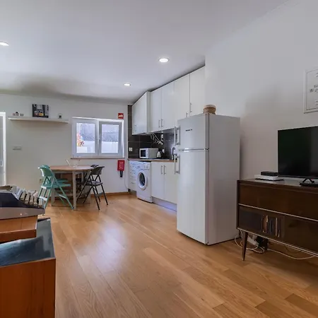 Cute In Center By Lovelystay *