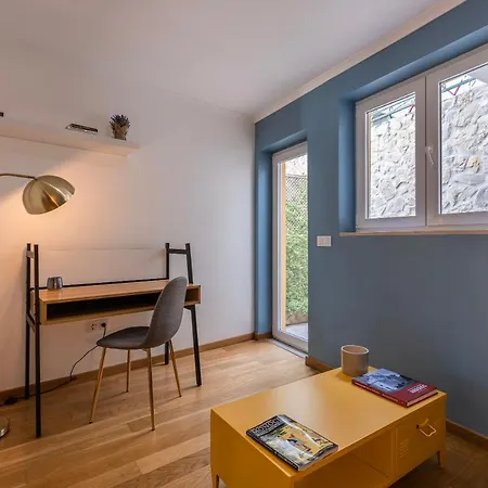 Cute In Center By Lovelystay Apartman