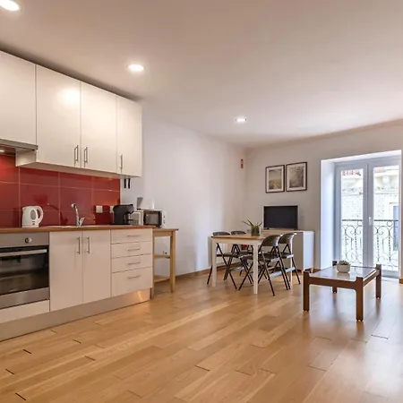 Cute In Center By Lovelystay *